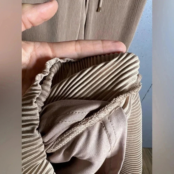 JLUXLABEL  NWT Accordion fully lined wide leg pants in size XL - Picture 6 of 9